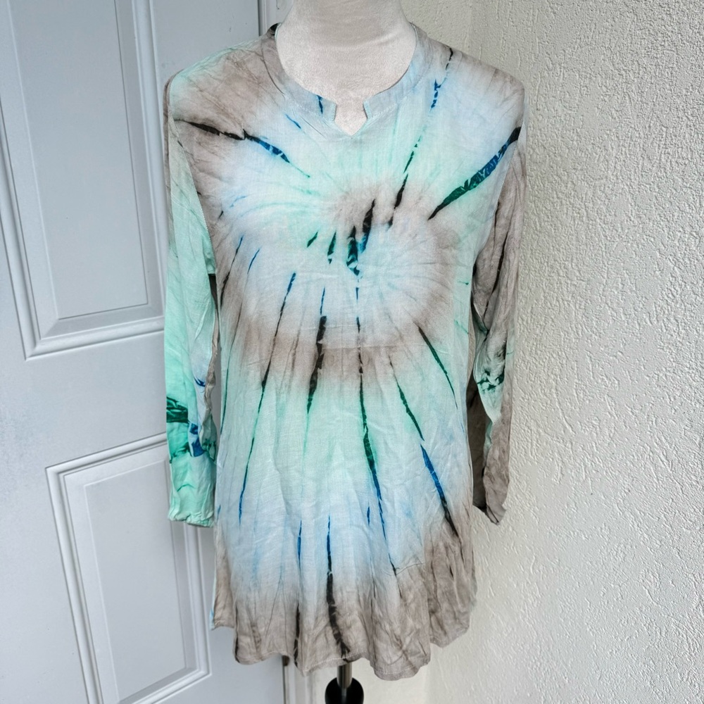 BW ATTIRE.‎ NWOT. Lightweight long sleeve, Tie Dye T-Shirt. Size XL. Summ…